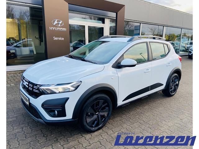 Gletscherweiss Gebraucht 2024 Dacia Sandero Expression Kleinwagen | 15.979 € (Fairer Preis) - Bild 1/4