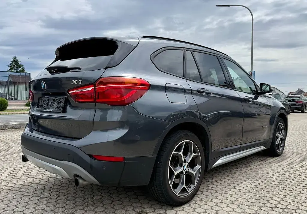 Gebraucht BMW X1 xLine 190 PS (139 kW) 2016 Grau SUV