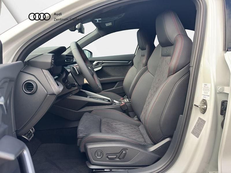 Second-hand Audi A3 S-Line 150 CP (110 kW) 2025 Alb Berlinǎ