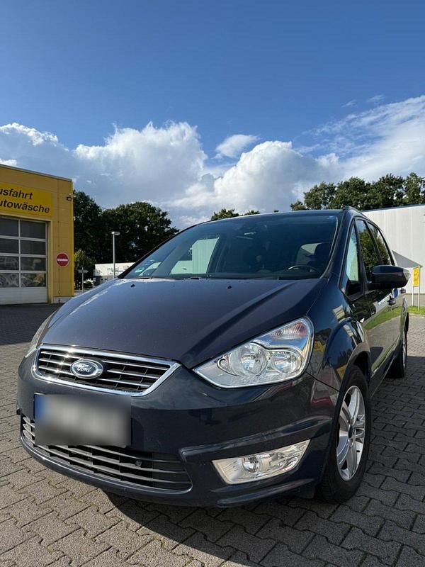 Grau Gebraucht 2012 Ford Galaxy Champions Edition Van / Kleinbus | 6.000 € (Fairer Preis) - Bild 1/4