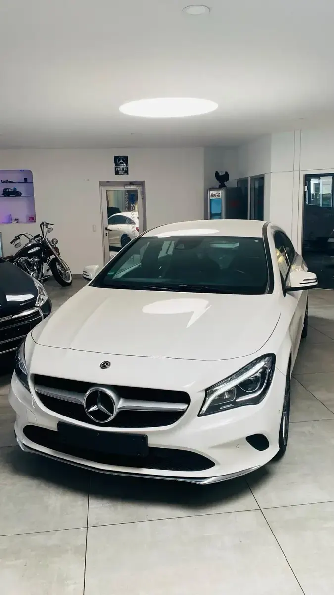 Gebraucht Mercedes CLA220 Shooting Brake 184 PS (135 kW) 2019 Weiß Kombi
