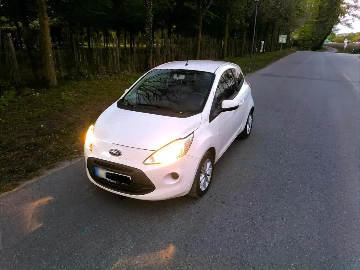 Gebraucht Ford Ka 69 PS (50 kW) 2015 Weiß Limousine
