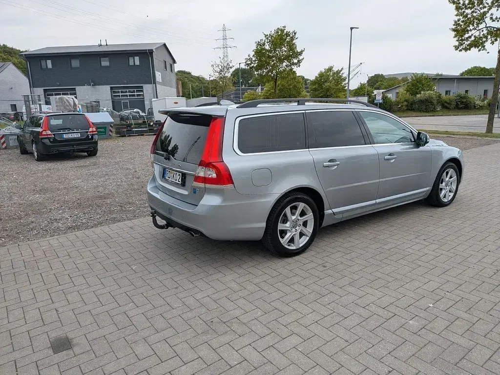 Używany Volvo V70 181 KM (133 kW) 2014 Srebrny Kombi