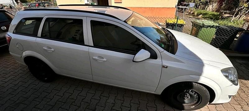 Gebraucht Opel Astra 90 PS (66 kW) 2009 Weiß Kombi