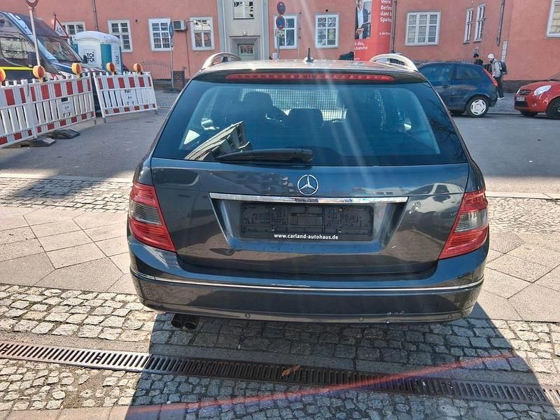 Gebraucht Mercedes C180 156 PS (114 kW) 2009 Grau Limousine