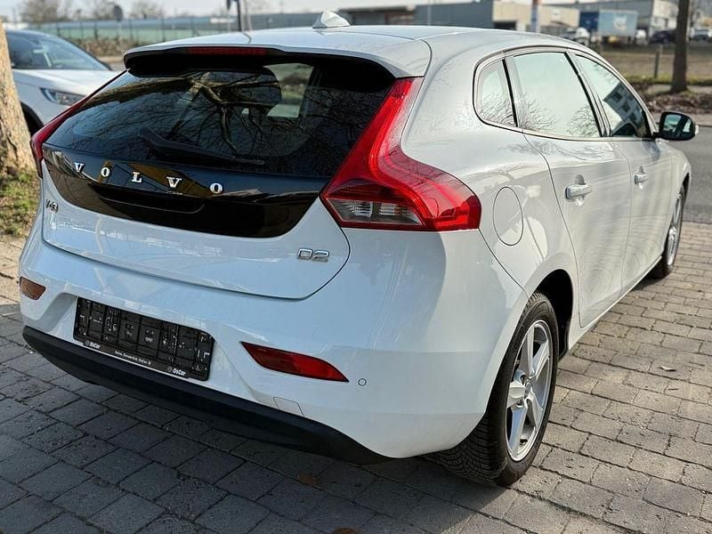 Gebraucht Volvo V40 Kinetic 114 PS (83 kW) 2012 Weiß Kleinwagen