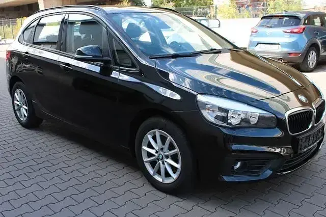 Gebraucht BMW 220 Active Tourer Basis 190 PS (139 kW) 2015 Schwarz Van / Kleinbus