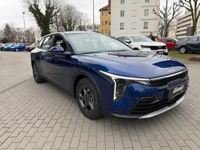 Neu Kia K4 Comfort 150 PS (110 kW) 2026 Blau Limousine