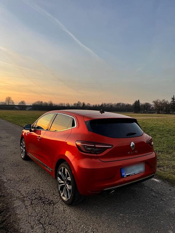 Gebraucht Renault Clio V Edition One 131 PS (96 kW) 2019 Rot Limousine