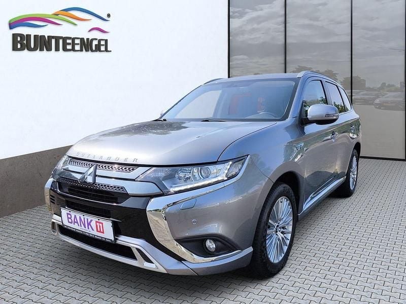 Grau Gebraucht 2020 Mitsubishi Outlander P-HEV SUV | 16.990 € (Superpreis) - Bild 1/4