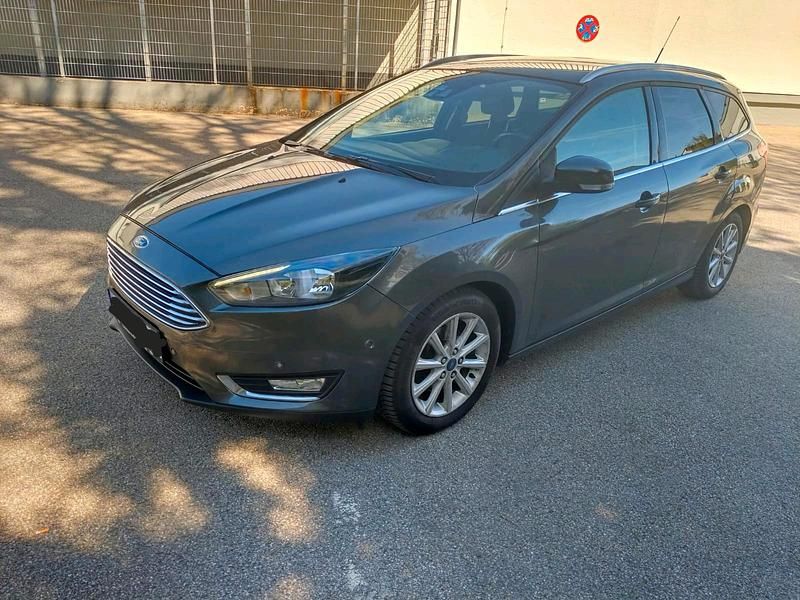 Używany Ford Focus Titanium 120 KM (88 kW) 2016 Szary Kombi