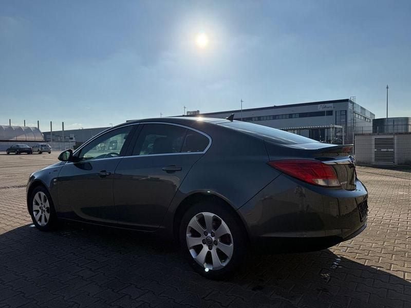 Gebraucht Opel Insignia 140 PS (102 kW) 2012 Grau Limousine