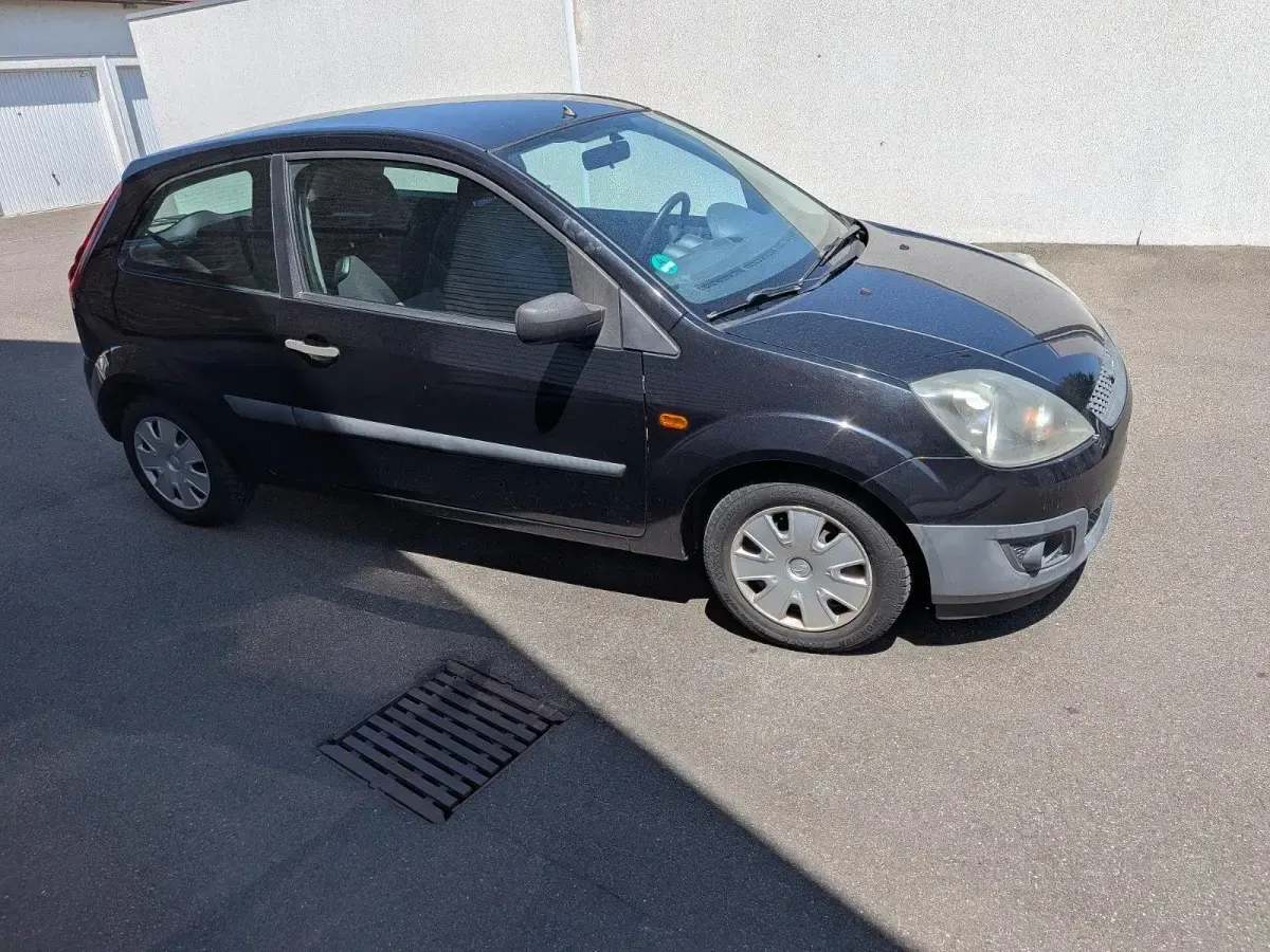 Gebraucht Ford Fiesta 81 PS (59 kW) 2009 Kleinwagen