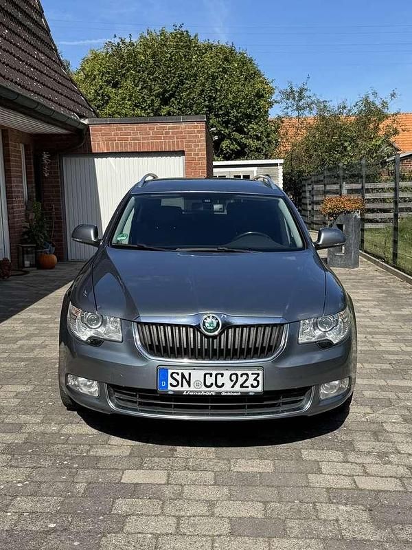 Gebraucht 2010 Skoda Superb Elegance Kombi | 6.600 € (Fairer Preis) - Bild 1/4