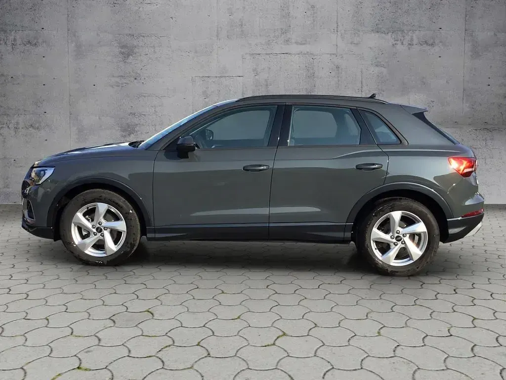 Gebraucht Audi Q3 Ambiente 150 PS (110 kW) 2025 Nanograu metallic SUV