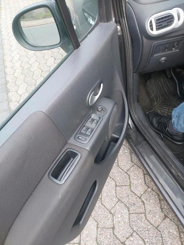 Gebraucht Renault Modus 112 PS (82 kW) 2009 Schwarz Van / Kleinbus