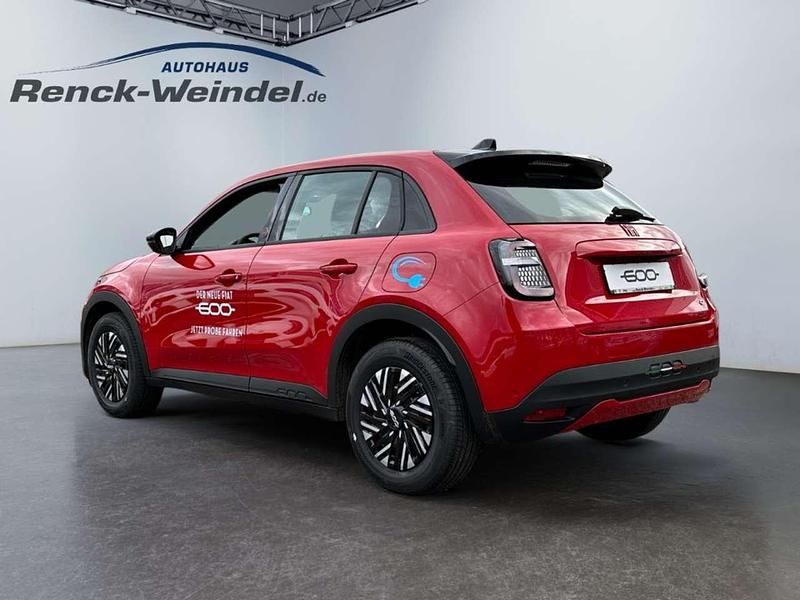 Gebraucht Fiat 600 Red 114 kW (156 PS) 2023 Adrenaline red SUV