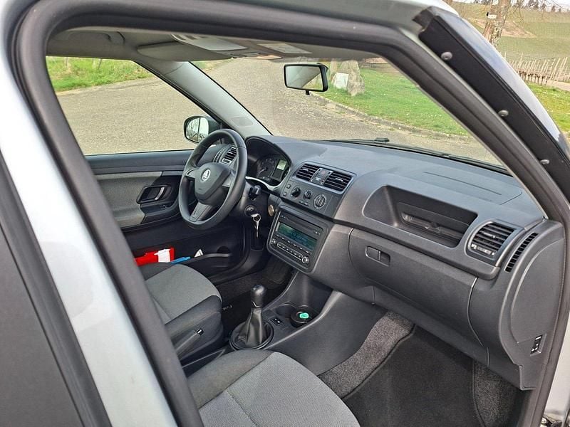 Gebraucht Skoda Fabia 70 PS (51 kW) 2014 Silber Kleinwagen
