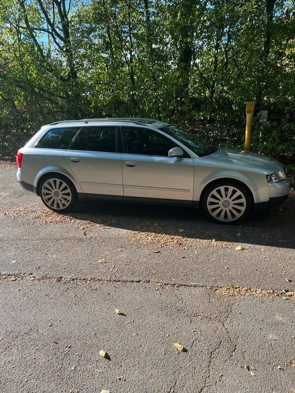 Silber Gebraucht 2001 Audi A4 Kombi | 7.777 € - Bild 1/4