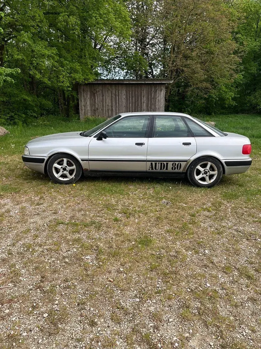 Käytetty Audi 80 116 HP (85 kW) 1994 Hopea Sedan