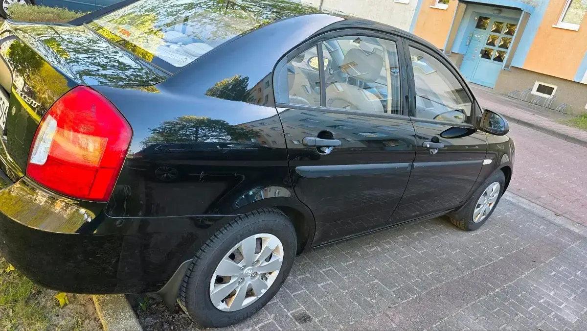 Usata Hyundai Accent 97 CV (71 kW) 2009 Nero Berlina