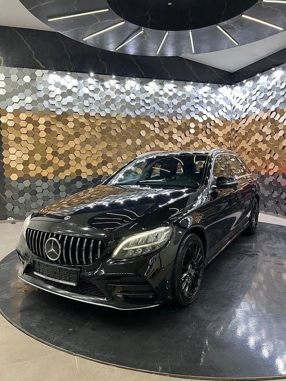 Schwarz Gebraucht 2019 Mercedes C300 AMG Limousine | 21.948 € (Superpreis) - Bild 1/4