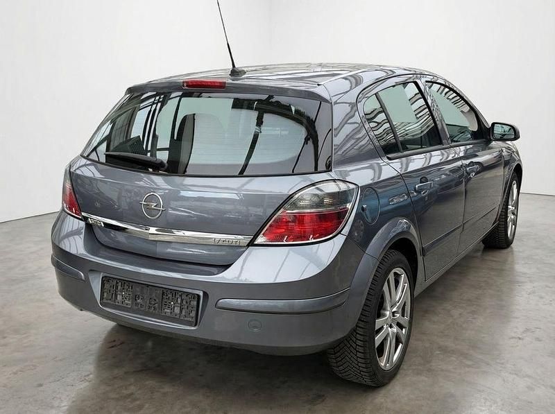 Gebraucht Opel Astra Edition 110 PS (80 kW) 2008 Grau Limousine