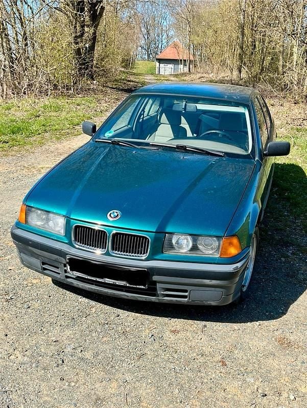 Gebraucht BMW 316 105 PS (77 kW) 1993 Grün Limousine