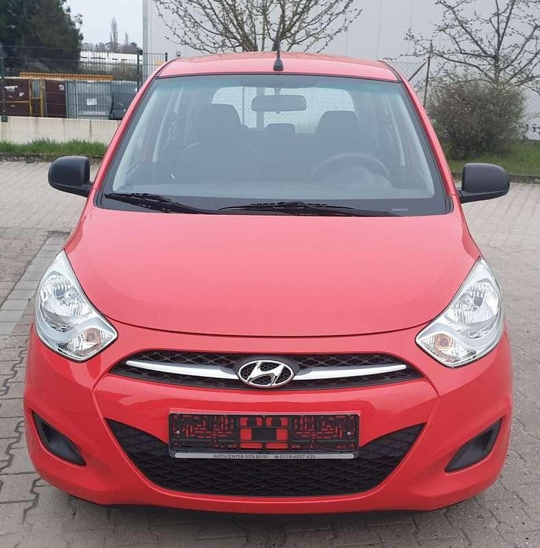 Gebraucht Hyundai i10 Edition 69 PS (50 kW) 2012 Rot Kleinwagen