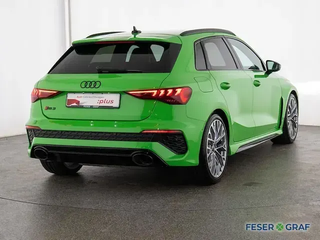 Gebraucht Audi RS3 Sportback Ambiente 400 PS (294 kW) 2023 Kyalamigrün Kleinwagen