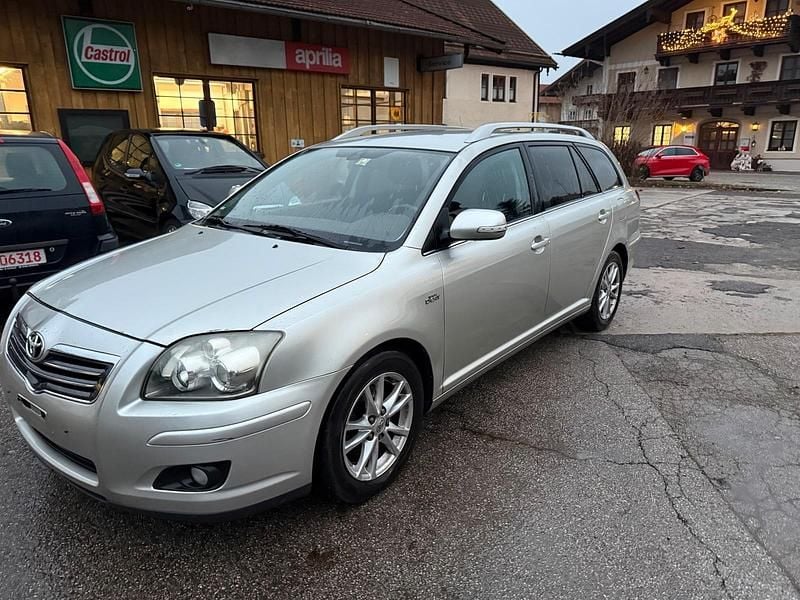 Gebraucht Toyota Avensis Sol 177 PS (130 kW) 2006 Grau Kombi