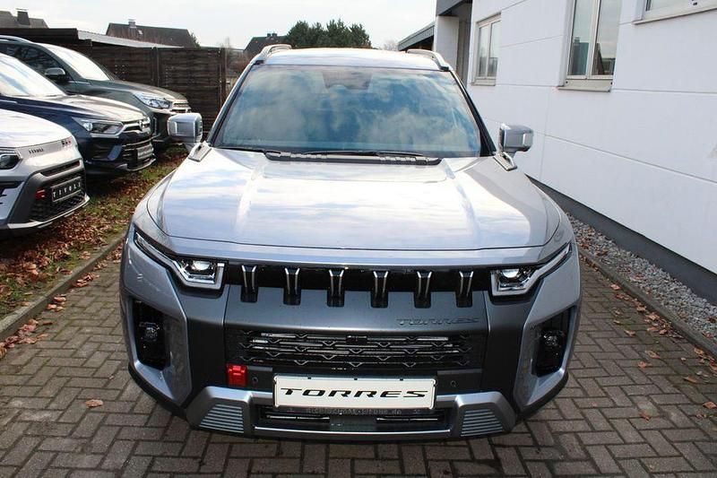 Nuova KGM Torres 204 CV (150 kW) 2025 Grigio SUV