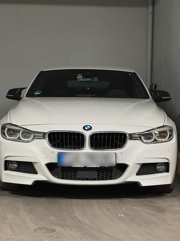 Gebraucht BMW 330 M Sport 258 PS (189 kW) 2016 Weiß Kombi