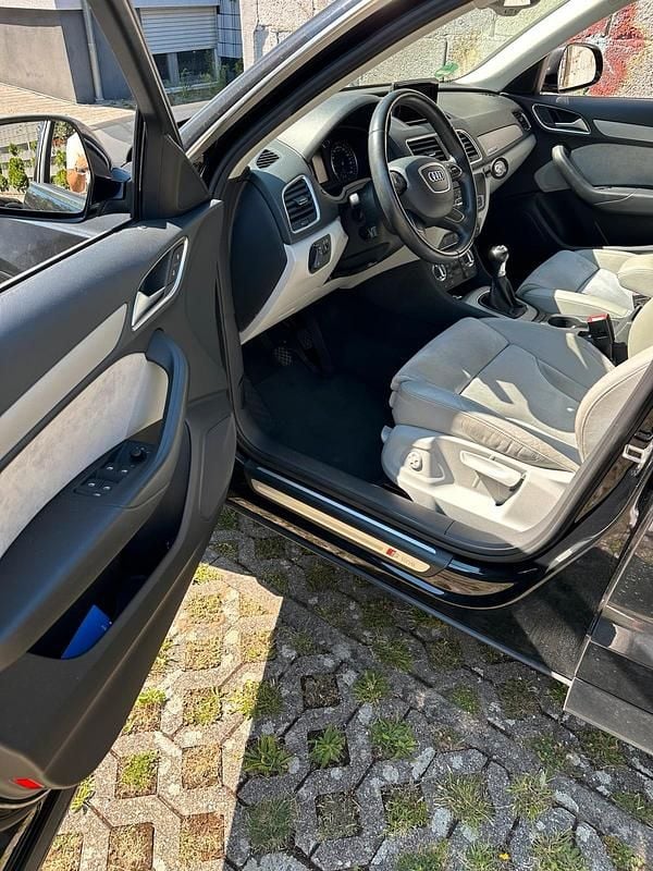 Schwarz Gebraucht 2012 Audi Q3 S-Line SUV | 9.800 € (Guter Preis) - Bild 1/4
