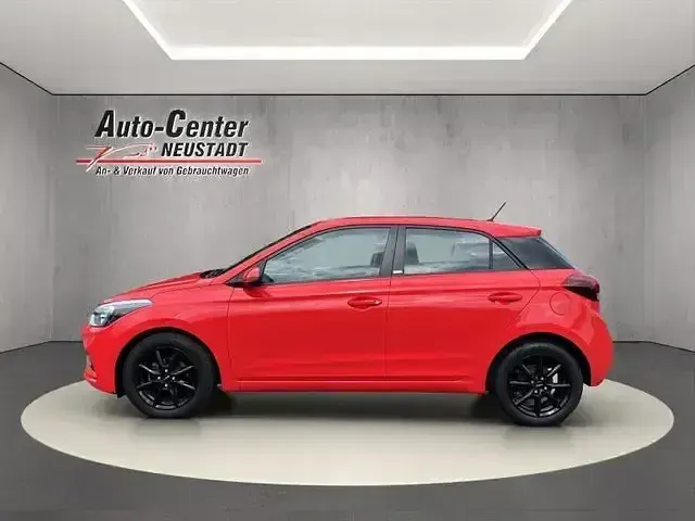 Gebraucht Hyundai i20 Select 101 PS (74 kW) 2020 Rot Kleinwagen