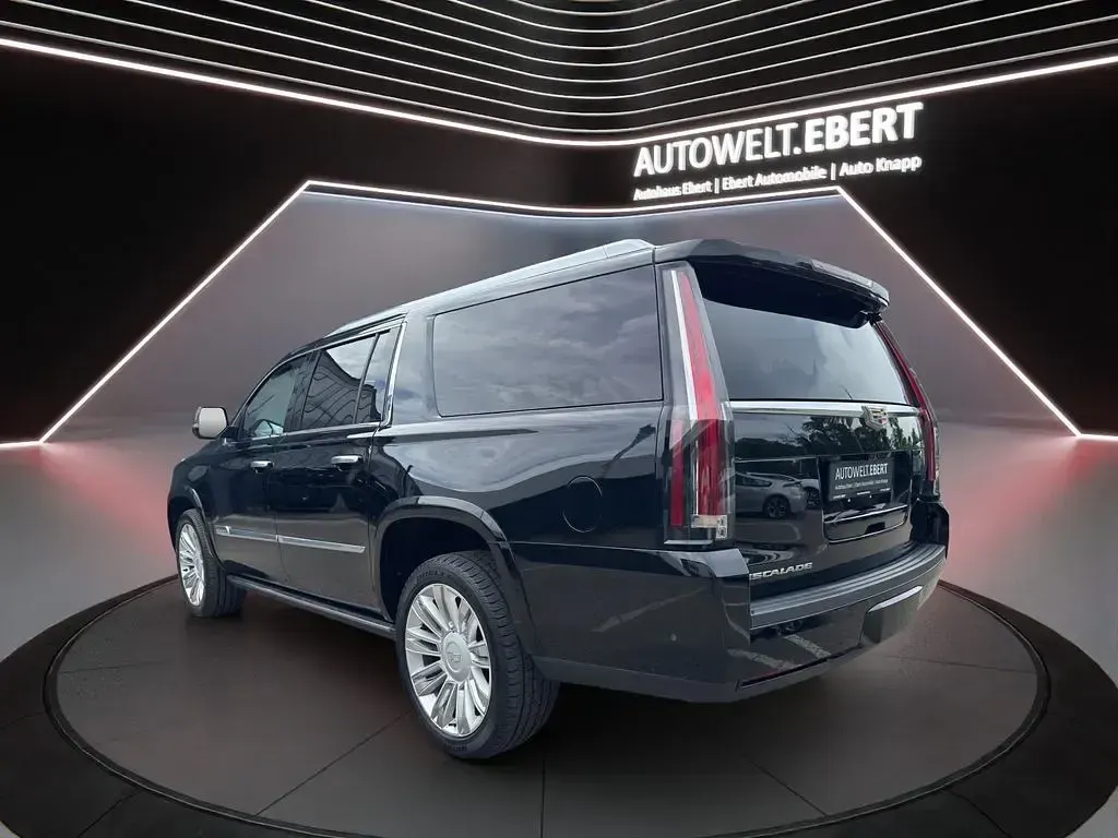 Gebraucht Cadillac Escalade 426 PS (313 kW) 2019 Schwarz/black SUV