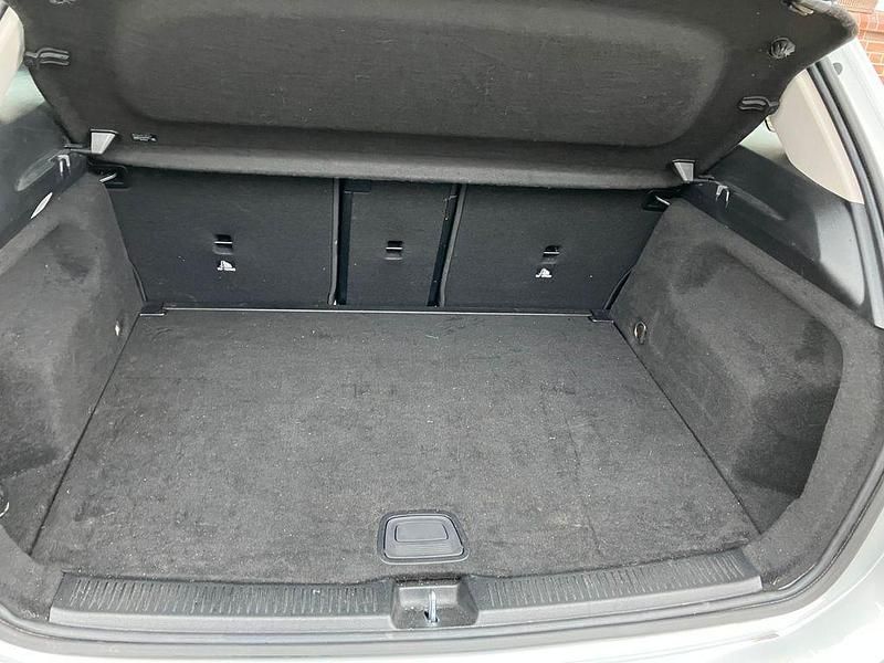 Gebraucht Mercedes B200 150 PS (110 kW) 2019 Silber Van / Kleinbus