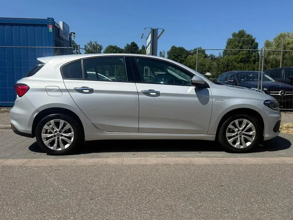 Gebraucht Fiat Tipo Lounge 120 PS (88 kW) 2017 Silber Limousine