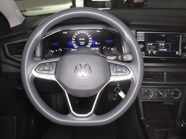 Gebraucht VW Taigo Basis 95 PS (69 kW) 2023 Deep black perleffekt (metallic) SUV