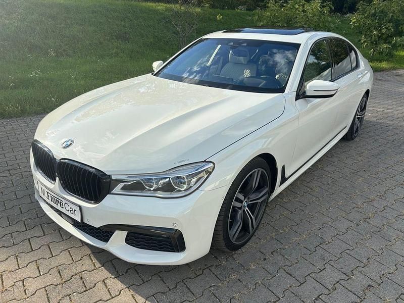 Weiß Gebraucht 2017 BMW 750L M Sport Limousine | 34.900 € (Teuer) - Bild 1/4