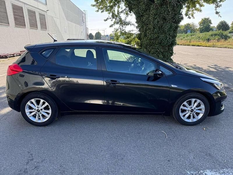 Gebraucht Kia Ceed Edition 7 101 PS (74 kW) 2016 Schwarz Kleinwagen