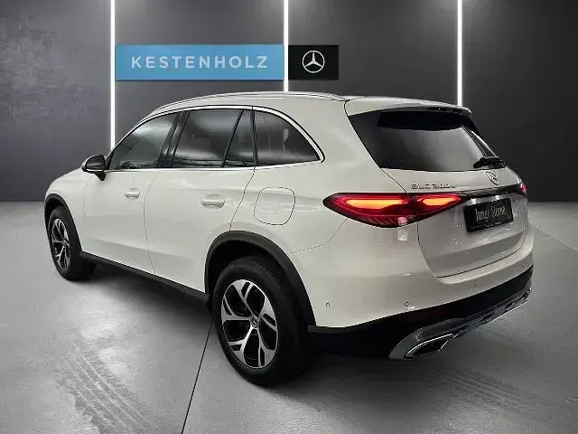 Gebraucht Mercedes GLC300e 313 PS (230 kW) 2023 Weiss SUV
