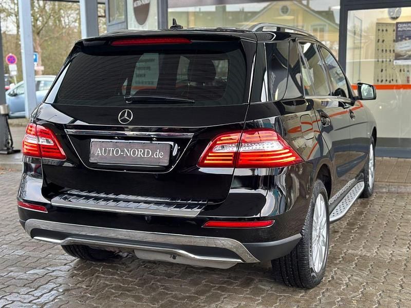 Gebraucht Mercedes ML250 204 PS (150 kW) 2012 Schwarz SUV
