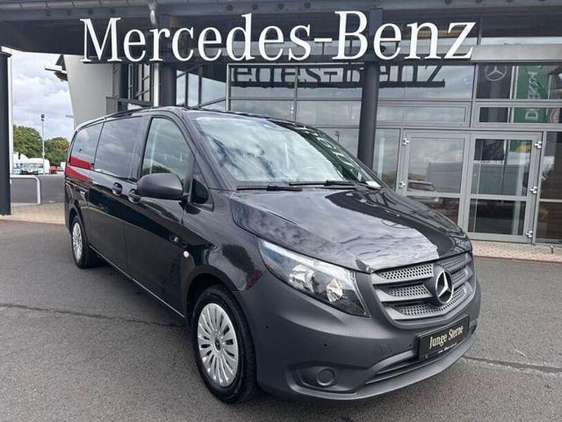 Graphitgrau Gebraucht 2023 Mercedes Vito Van / Kleinbus | 39.990 € (Teuer) - Bild 1/4