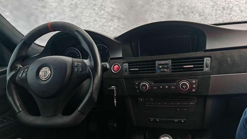 Gebraucht BMW 320 177 PS (130 kW) 2007 Schwarz Kombi