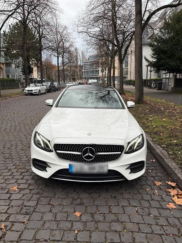 Gebraucht Mercedes E200 AMG 184 PS (135 kW) 2016 Weiß Limousine