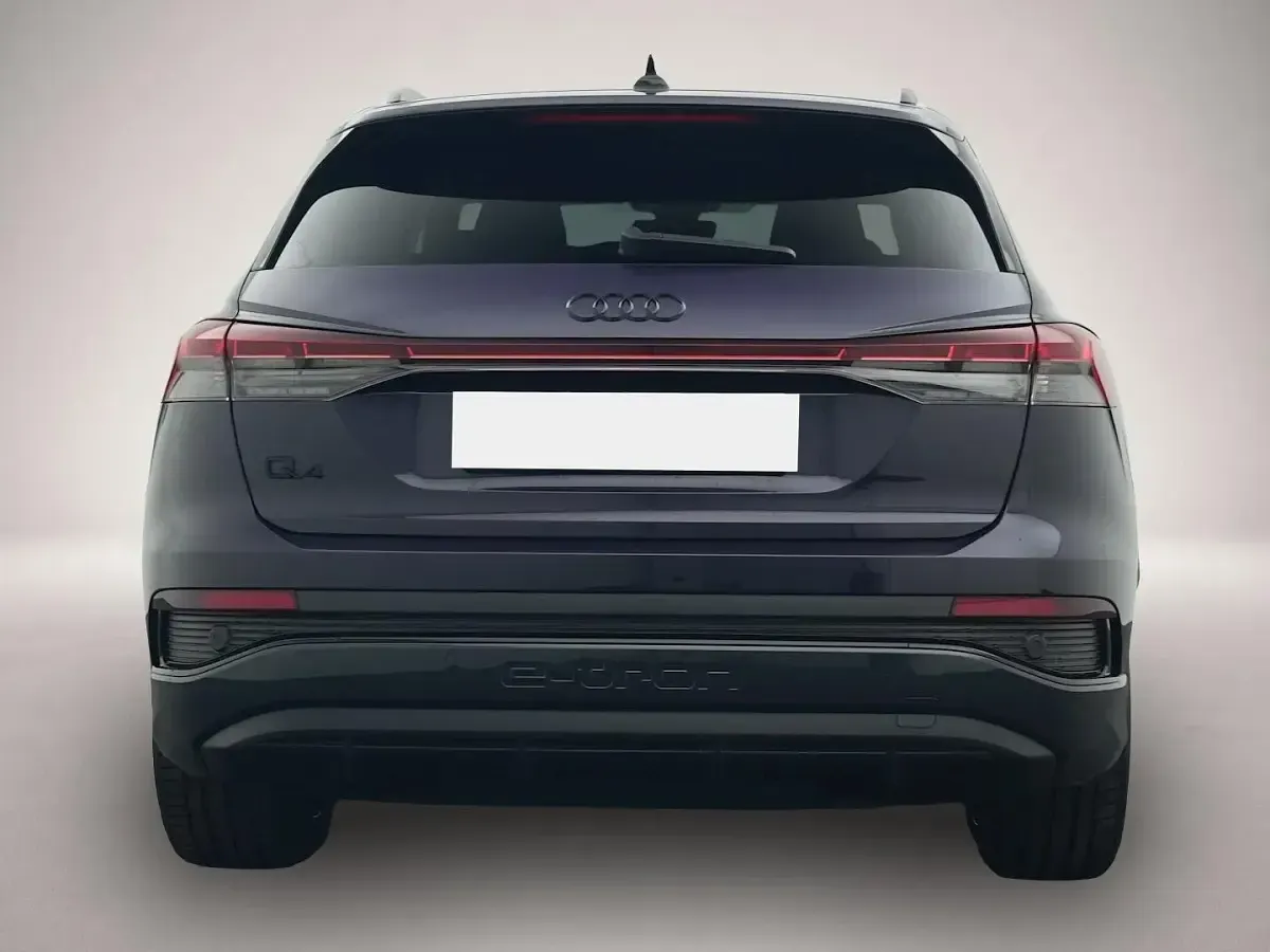 Gebraucht Audi Q4 e-tron S-Line 210 kW (286 PS) 2025 Manufacturer SUV