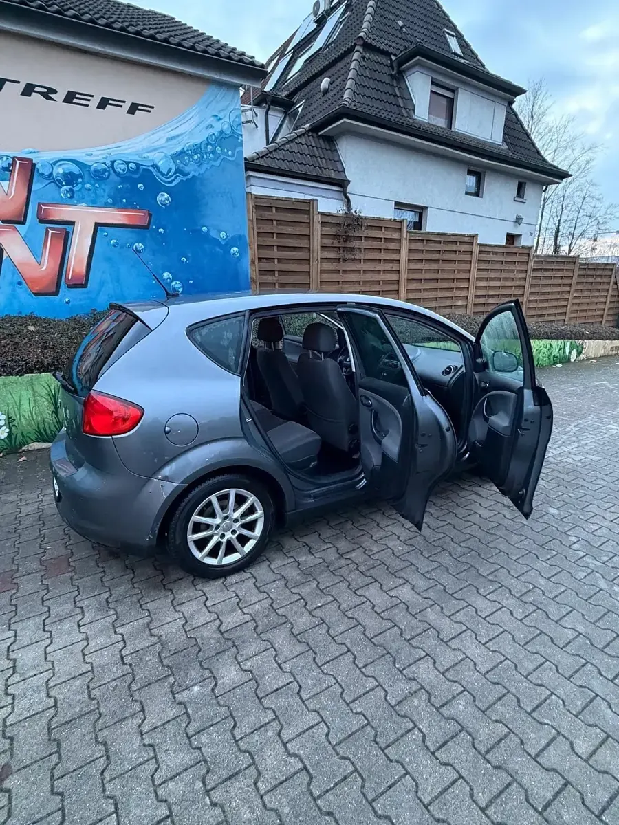 Gebraucht Seat Altea 125 PS (91 kW) 2013 Grau Limousine