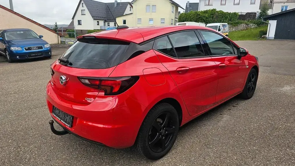 Gebraucht Opel Astra Active 136 PS (100 kW) 2016 Rot Limousine
