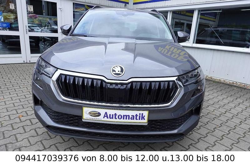 Neu Skoda Karoq Selection 150 PS (110 kW) 2025 Grau SUV